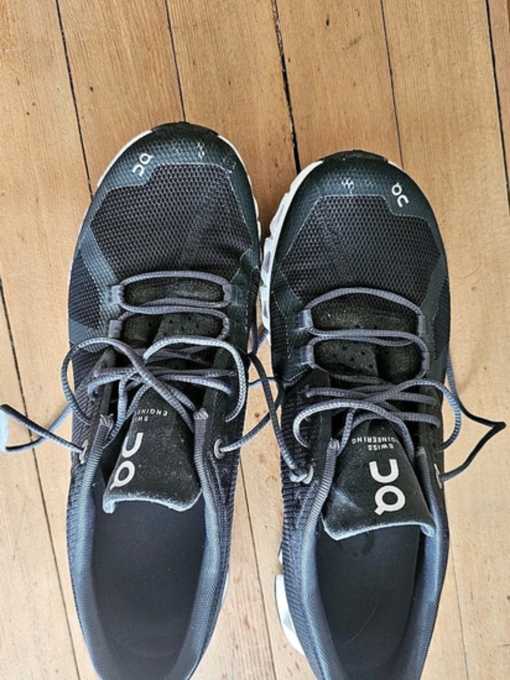 On Running Women's Cloud 5 Shoes Black & White US 10
